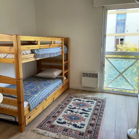 Apartman De 2 Chambres Avec Terrasse Amenagee Et Wifi A Raphael A 1 Km De La Plage